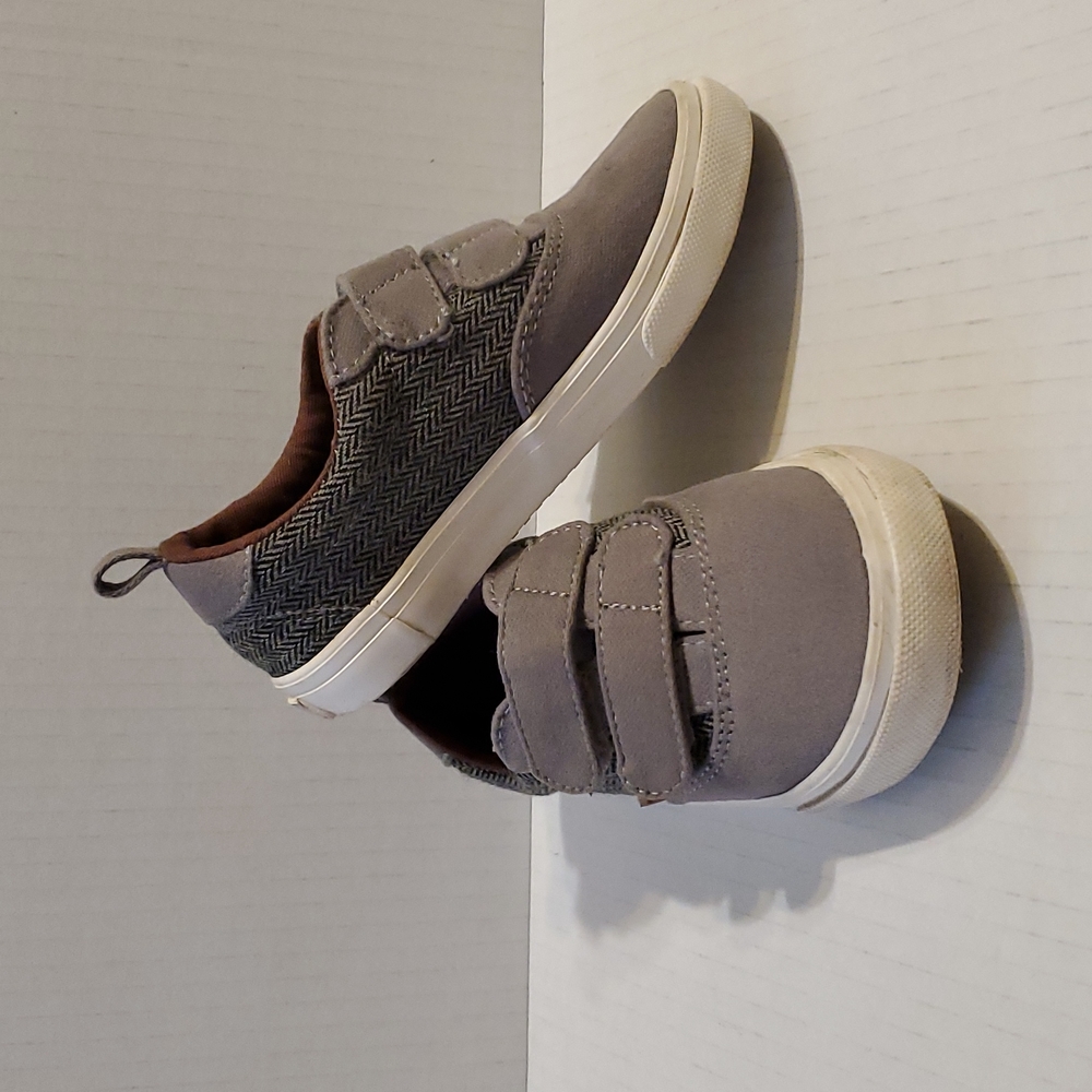 Old Navy Boys Shoes Size 8